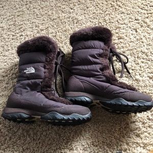 The North Face women’s snow boots!